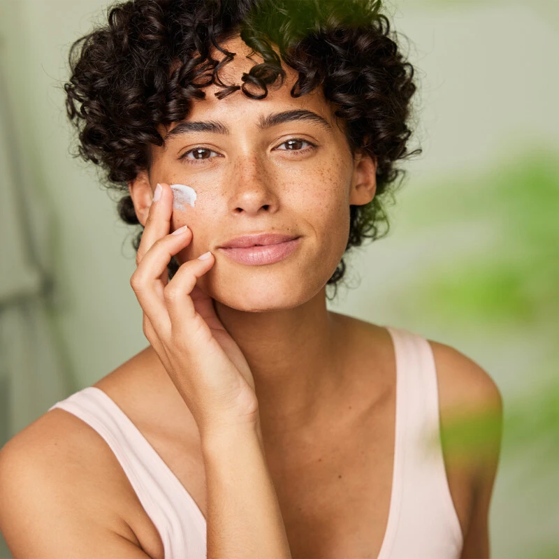 Weleda Almond Soothing Facial Cream 4 Weleda Almond Soothing Facial Cream - Image 2