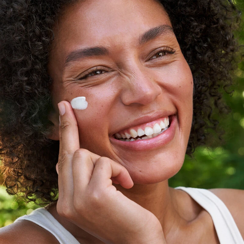 Weleda Skin Food Light 4 Weleda Skin Food Light - Image 2